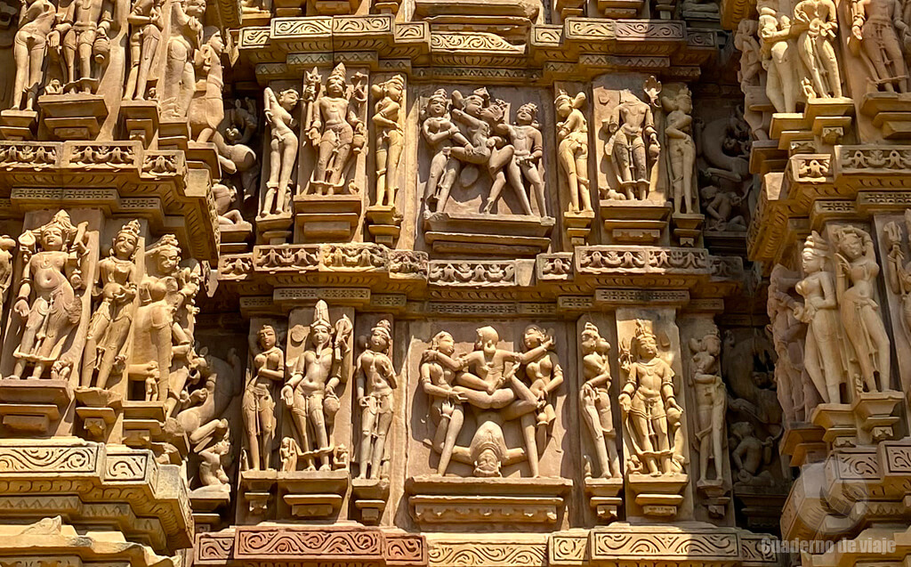 Figuras de dioses y escenas eróticas del templo Kandariya Mahadev Figuras de dioses y escenas eróticas del templo Kandariya Mahadev