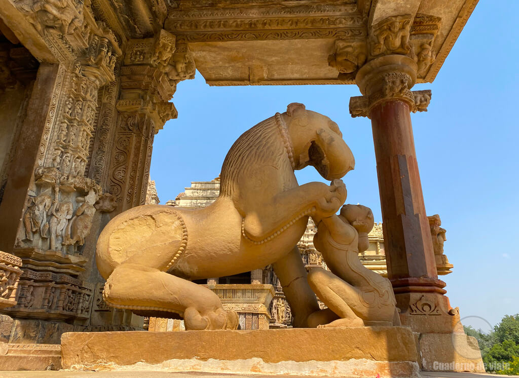 Sardula, un animal fantástico mitad león. (templete de Mahadeva) Sardula, un animal fantástico mitad león. (templete de Mahadeva)