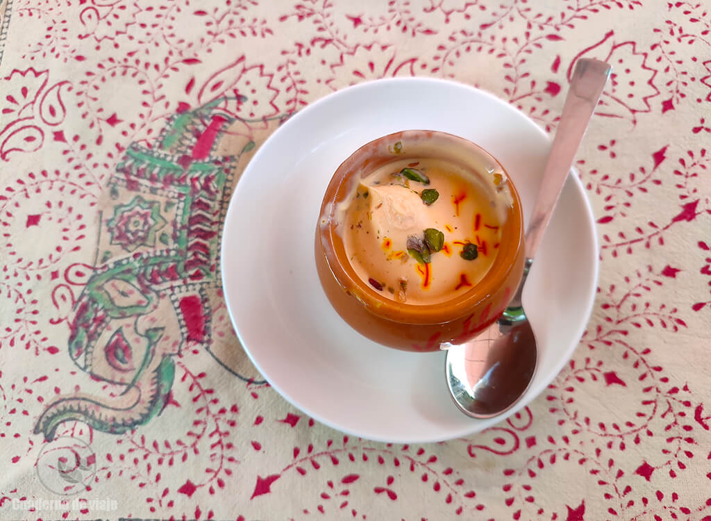 Uno de los postres más sabrosos: Matka kulfi Uno de los postres más sabrosos: Matka kulfi