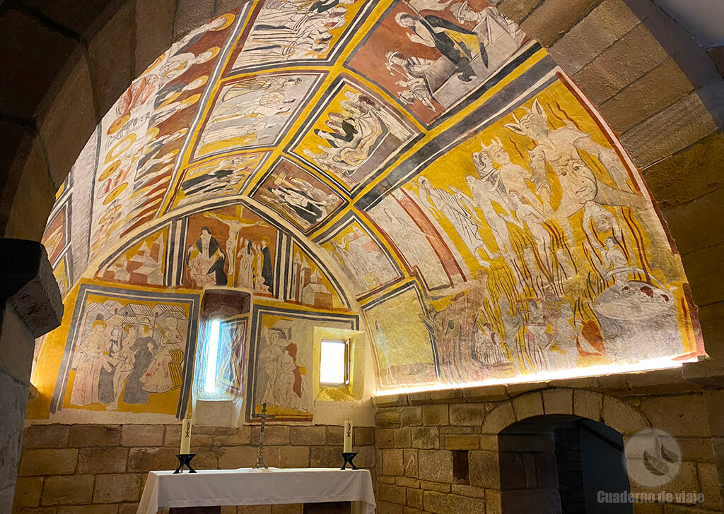 Pinturas góticas en el ábside de la iglesia de Santa Olalla Pinturas góticas en el ábside de la iglesia de Santa Olalla