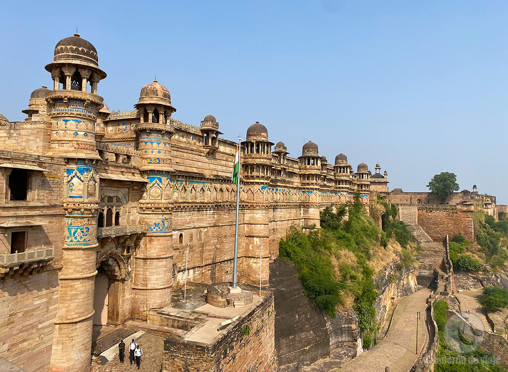 El impresionante Palacio Man Singh y la Puerta del Elefante El impresionante Palacio Man Singh y la Puerta del Elefante