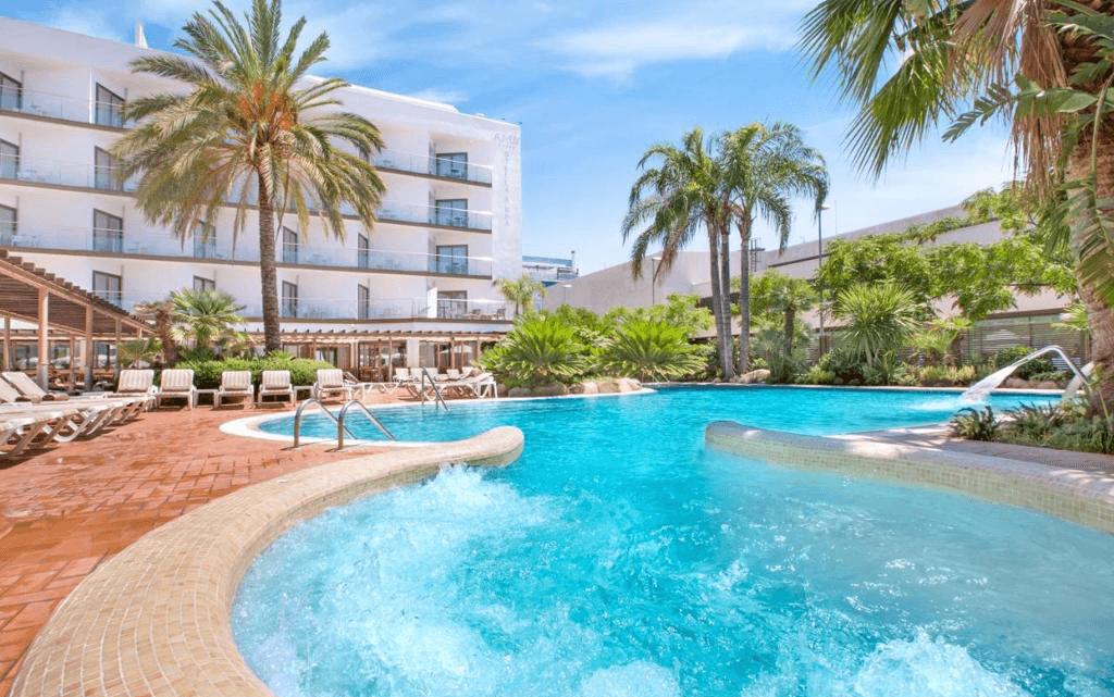 Hotel de playa en Pineda de Mar (Barcelona) Hotel de playa en Pineda de Mar (Barcelona)