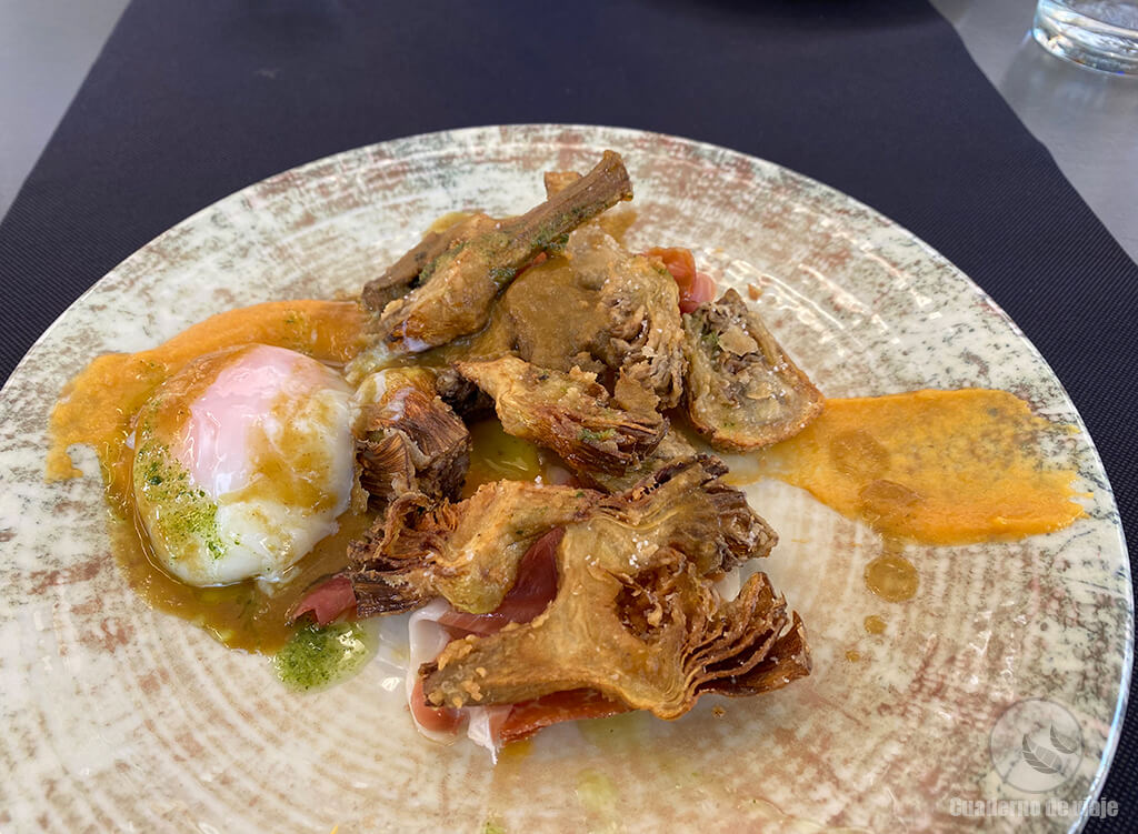 Alcachofas fritas con huevo y jamón Alcachofas fritas con huevo y jamón