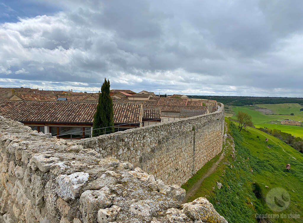 Vistas de la muralla y los alrededores desde el Mirador del Cubo Nuevo Vistas de la muralla y los alrededores desde el Mirador del Cubo Nuevo