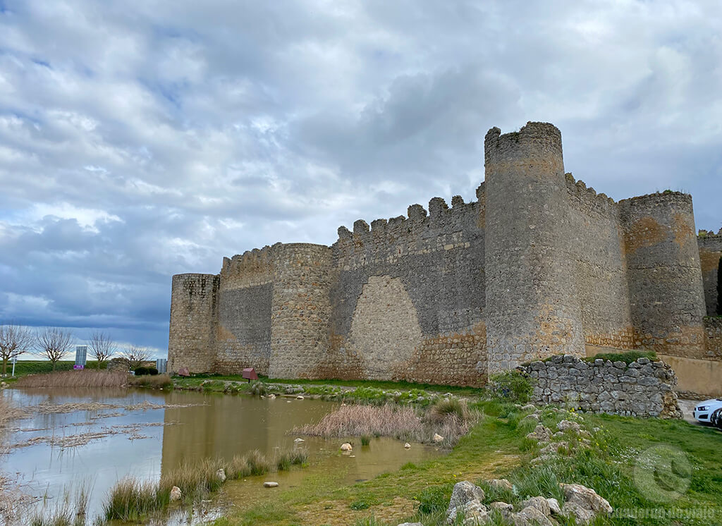 Castillo y laguna de Urueña Castillo y laguna de Urueña