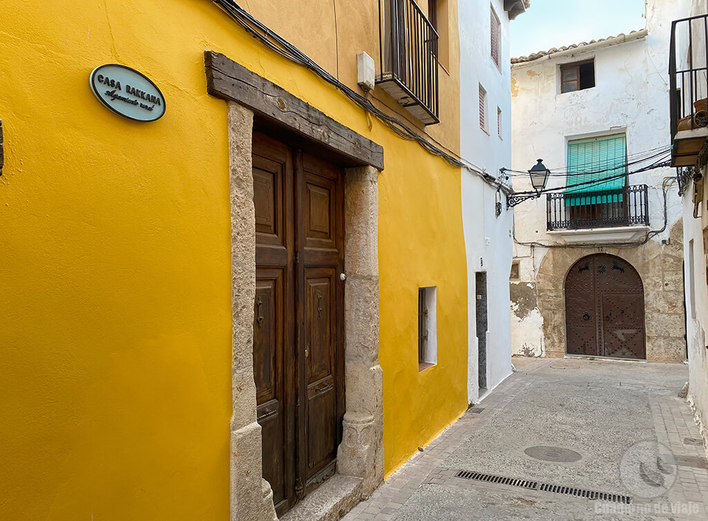 Portalón de la Casa Rakkana en la calle Somera Portalón de la Casa Rakkana en la calle Somera