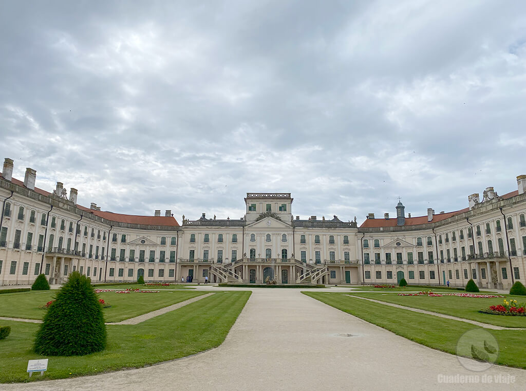 Patio y palacio de Esterházy Patio y palacio de Esterházy