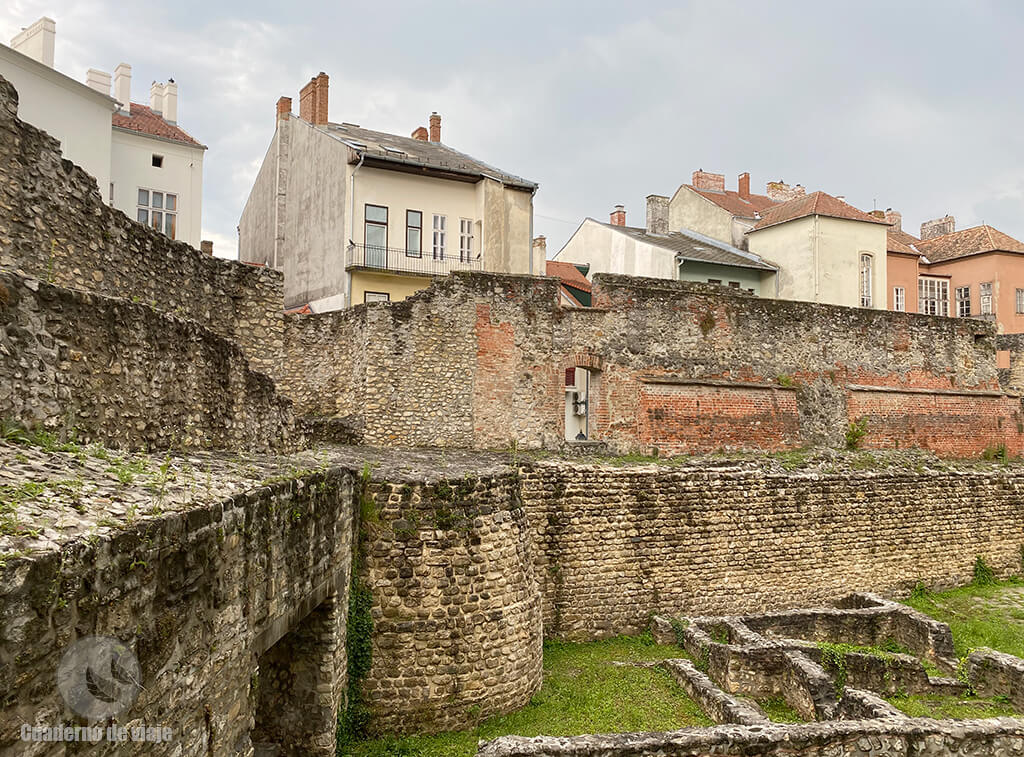 Antigua muralla de la ciudad romana de Scarbantia (Sopron) Antigua muralla de la ciudad romana de Scarbantia (Sopron)