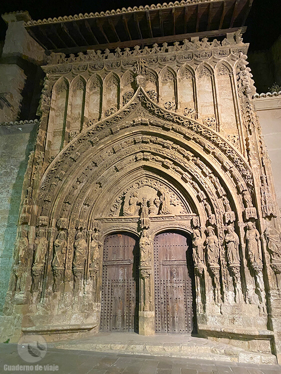 Portada gótica de la Iglesia de Santa María Portada gótica de la Iglesia de Santa María