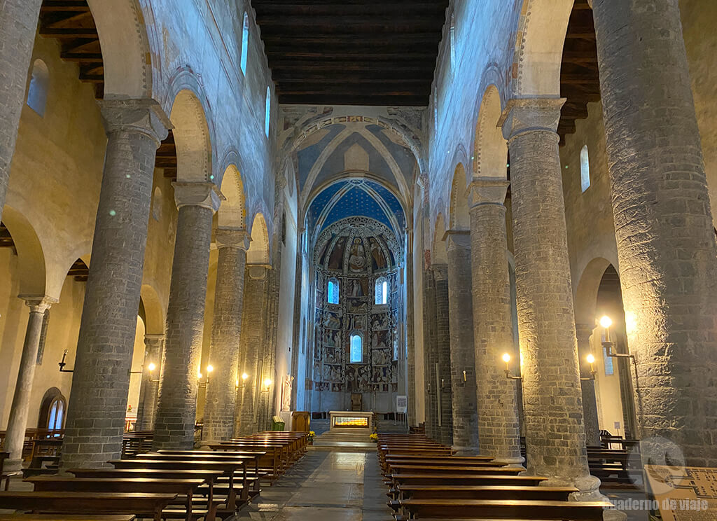 La preciosa basílica románica de Sant’Abbondio La preciosa basílica románica de Sant’Abbondio