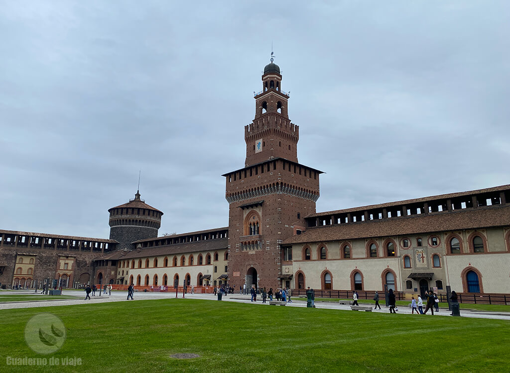 Patio de armas del Castello Sforzesco Patio de armas del Castello Sforzesco