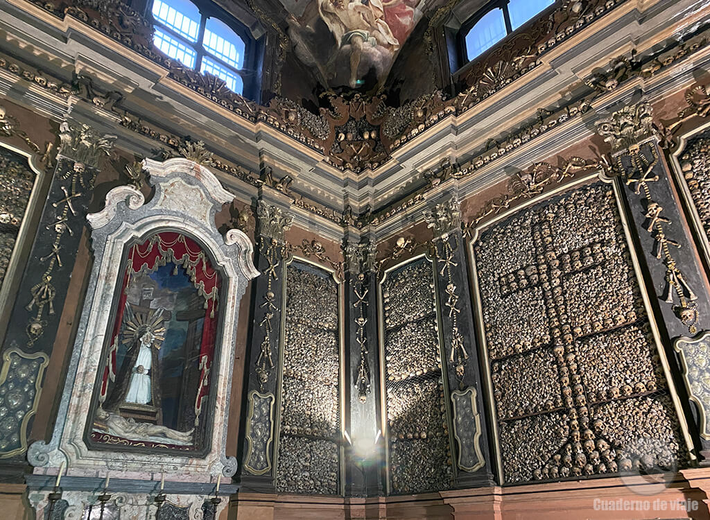 Osario de la iglesia de San Bernardino ale Ossa Osario de la iglesia de San Bernardino ale Ossa