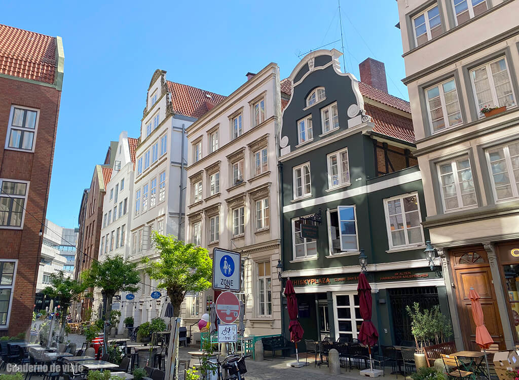 La bonita Deichstraße, donde en 1842 se originó el Gran incendio La bonita Deichstraße, donde en 1842 se originó el Gran incendio