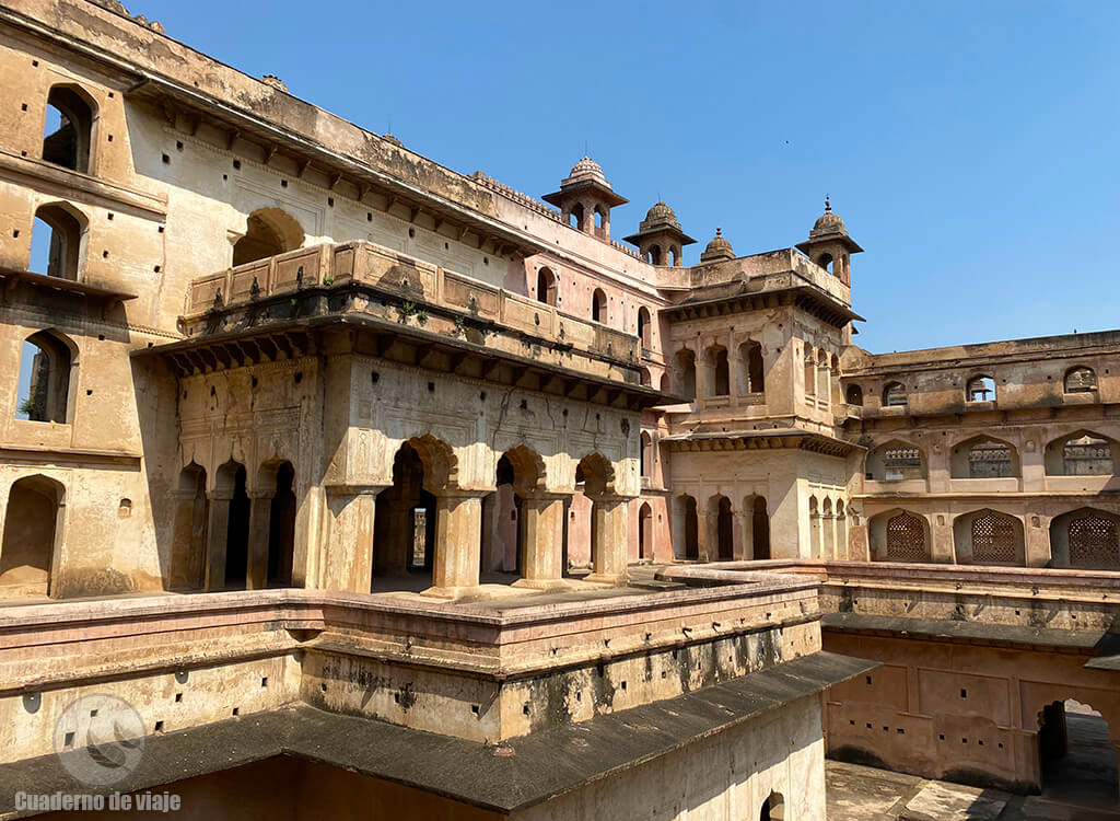 Palacio Raja Mahal, uno de los palacios del Fuerte de Orchha Palacio Raja Mahal, uno de los palacios del Fuerte de Orchha