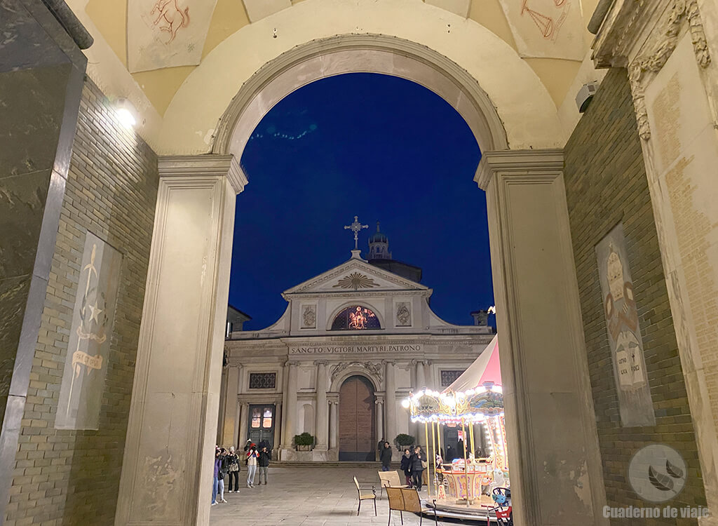 Arco Mera y Basílica de San Vittore Arco Mera y Basílica de San Vittore