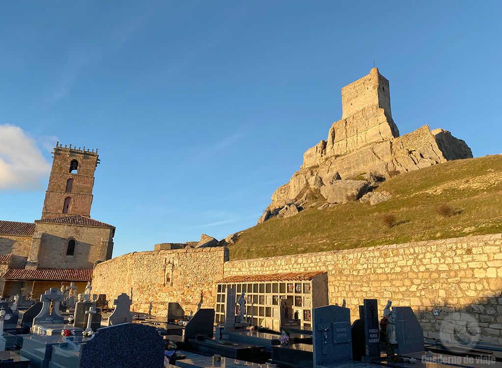 Iglesia de Santa María del Rey, cementerio y castillo de Atienza Iglesia de Santa María del Rey, cementerio y castillo de Atienza