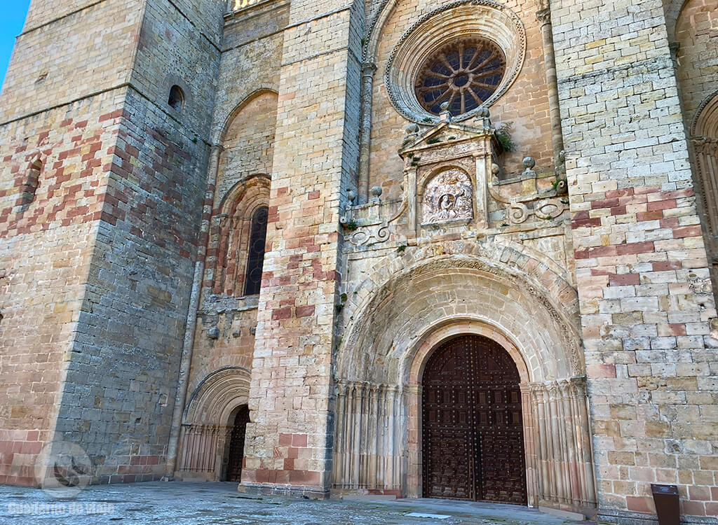 Portadas románicas de la catedral de Sigüenza Portadas románicas de la catedral de Sigüenza