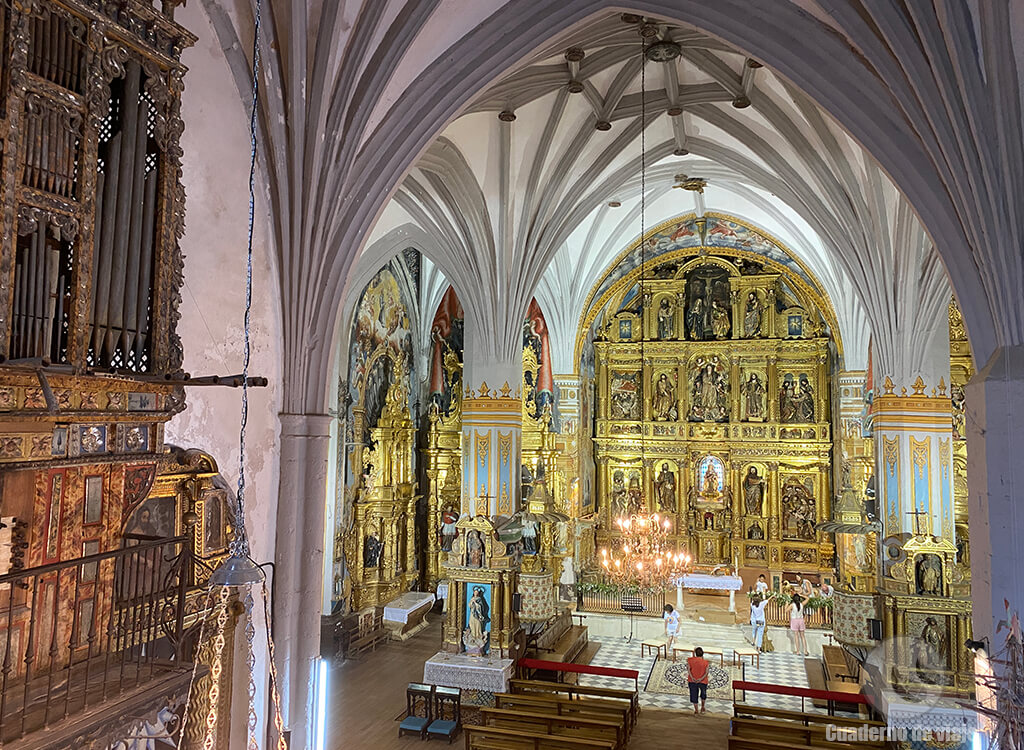 Interior de la Iglesia Virgen de la Estrella Interior de la Iglesia Virgen de la Estrella