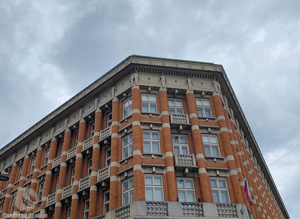 Parte alta del Palacio de Seguros (Palača Zavarovalnice) Parte alta del Palacio de Seguros (Palača Zavarovalnice)