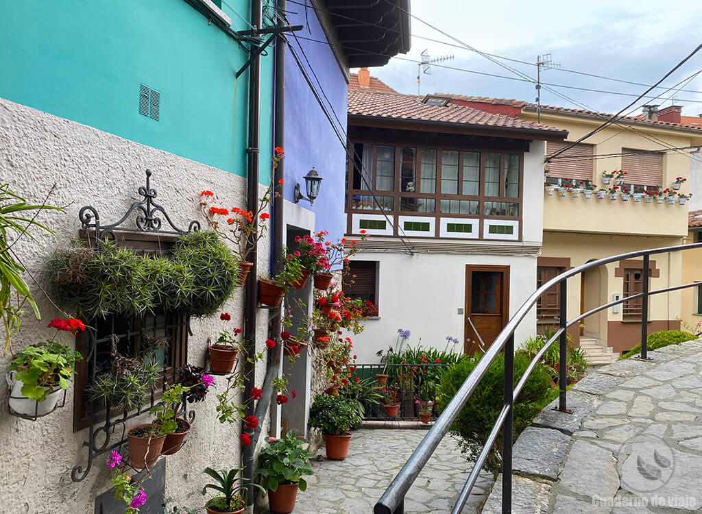 Callejas del barrio de El Portiellu Callejas del barrio de El Portiellu