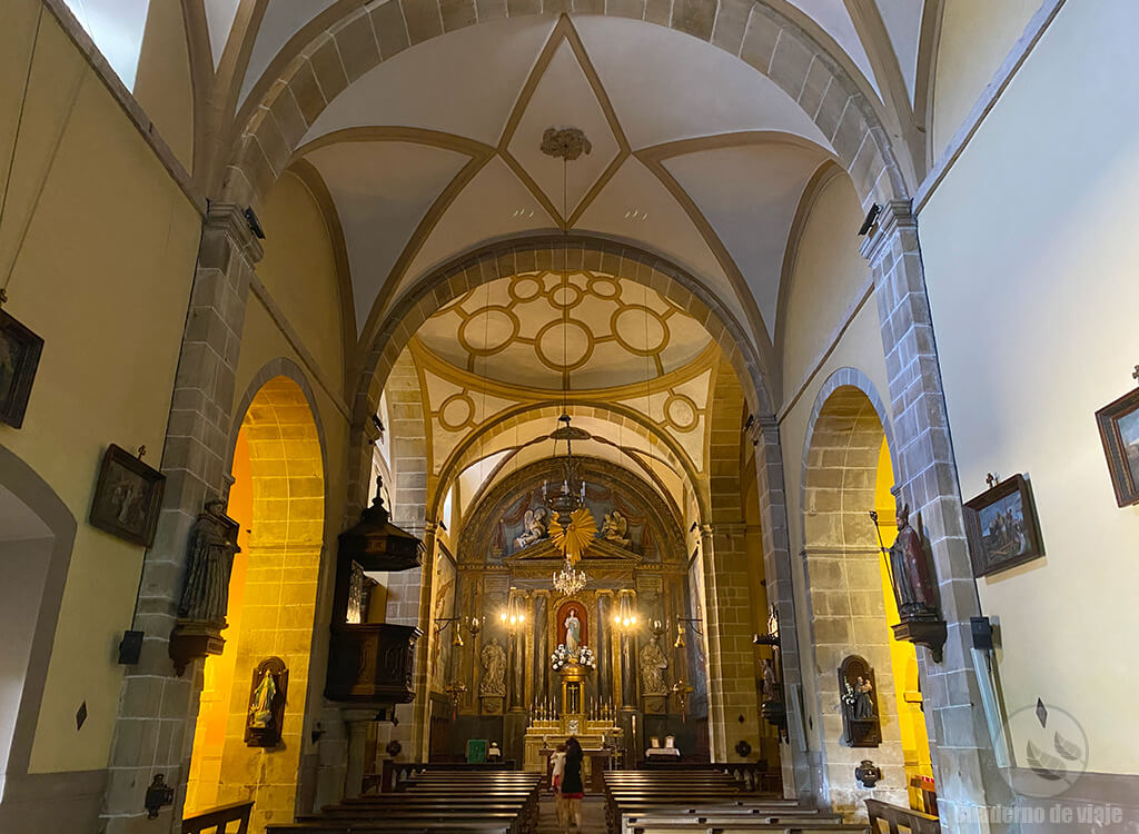 Interior de la iglesia de Santa María de Sábada Interior de la iglesia de Santa María de Sábada