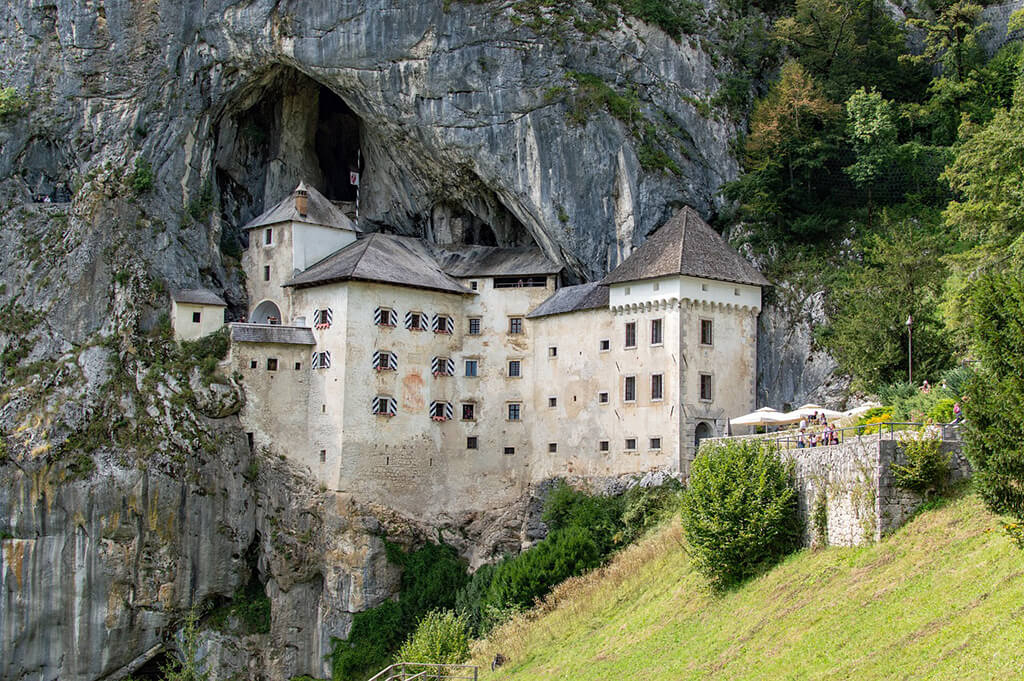 Castillo de Predjama Castillo de Predjama