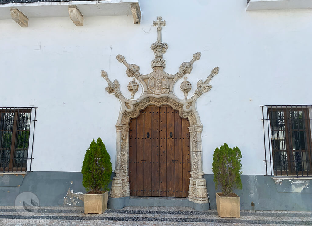Portada de estilo manuelino del Ayuntamiento de Olivenza Portada de estilo manuelino del Ayuntamiento de Olivenza