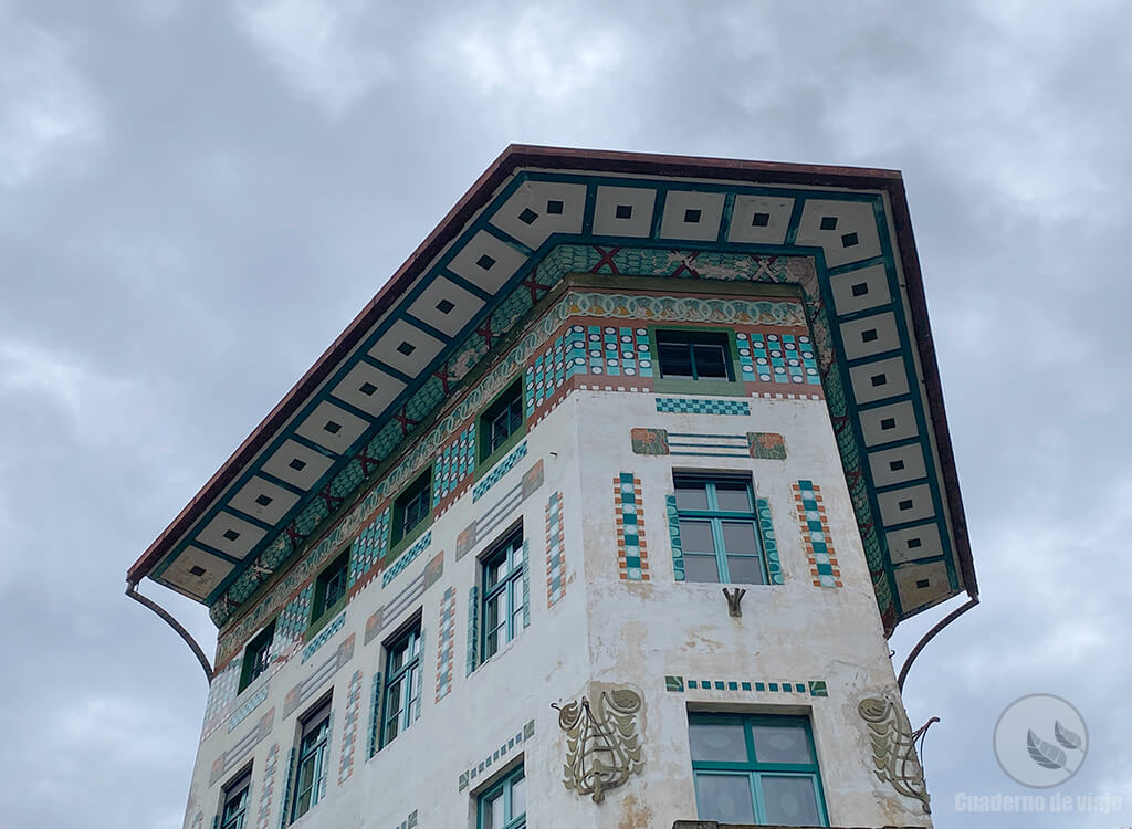 La exuberante decoración de la Casa Hauptmann (Hauptmannova hiša) del arquitecto Ciril Metod Koch La exuberante decoración de la Casa Hauptmann (Hauptmannova hiša) del arquitecto Ciril Metod Koch