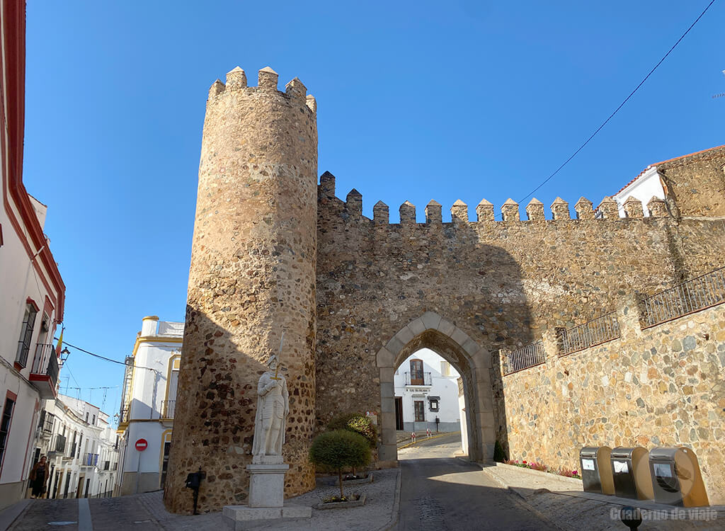 La imponente Puerta de Burgos La imponente Puerta de Burgos