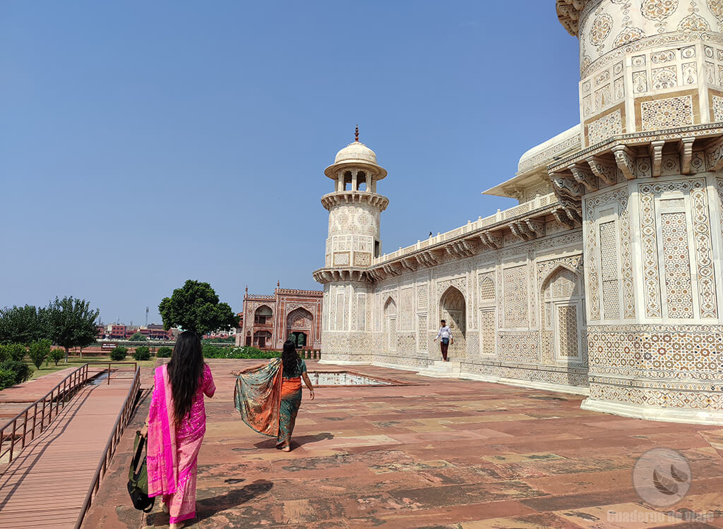 El Pequeño Taj o Mausoleo de Itimad-ud-Daulah también merece una visita El Pequeño Taj o Mausoleo de Itimad-ud-Daulah también merece una visita