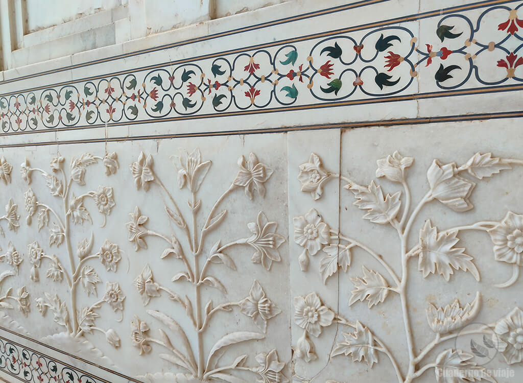 La hermosa decoración de los muros del Taj Mahal La hermosa decoración de los muros del Taj Mahal