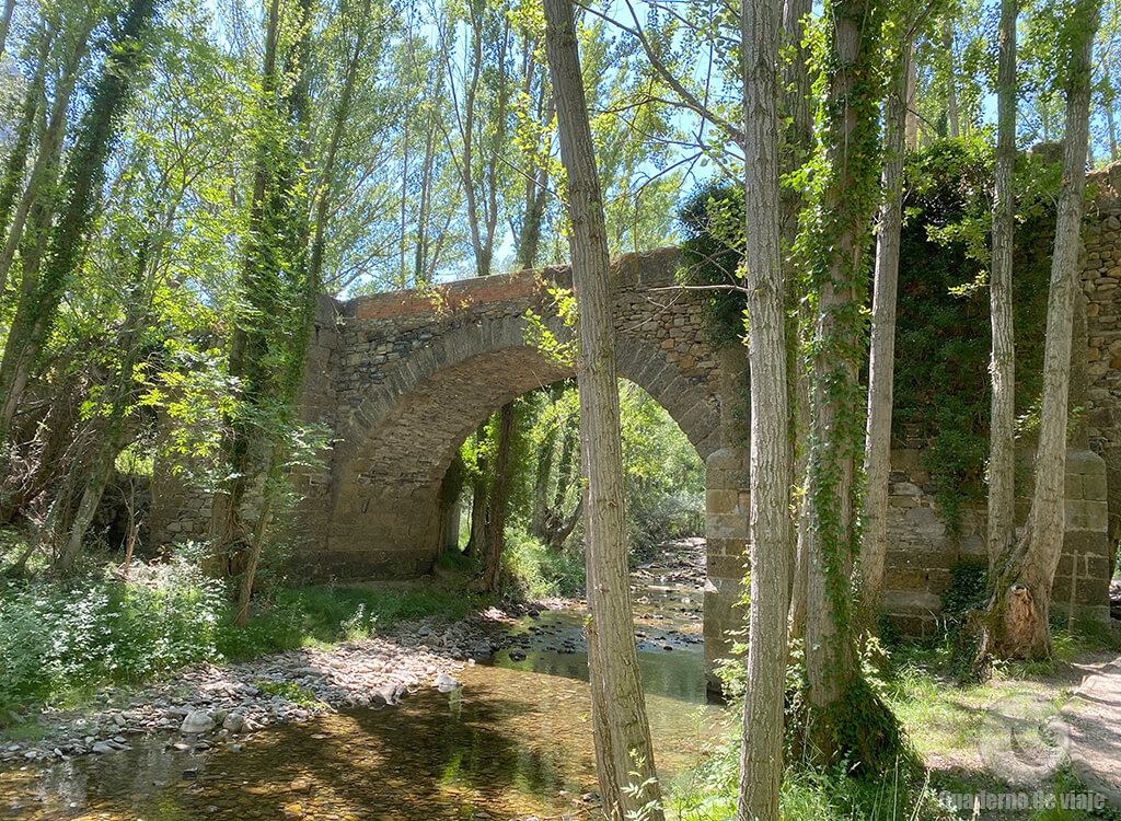 Puente de Santa María usado por los rebaños de la Mesta para salvar el río Cidacos Puente de Santa María usado por los rebaños de la Mesta para salvar el río Cidacos
