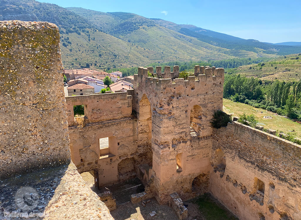 Vista del castillo desde la Torre del Homenaje Vista del castillo desde la Torre del Homenaje