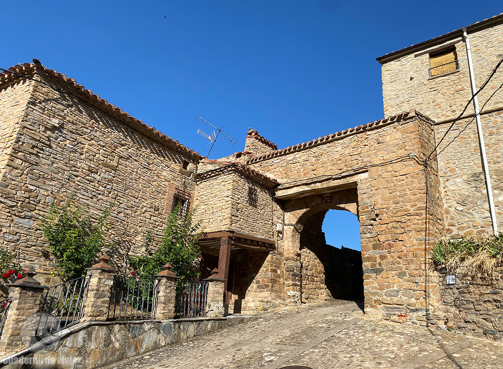 Puerta del Río, uno de los accesos medievales de Yanguas Puerta del Río, uno de los accesos medievales de Yanguas