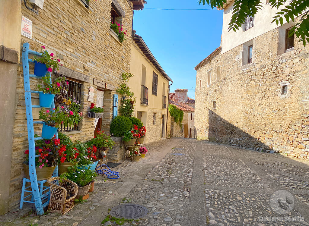 Calle Burgalesa (Yanguas) Calle Burgalesa (Yanguas)