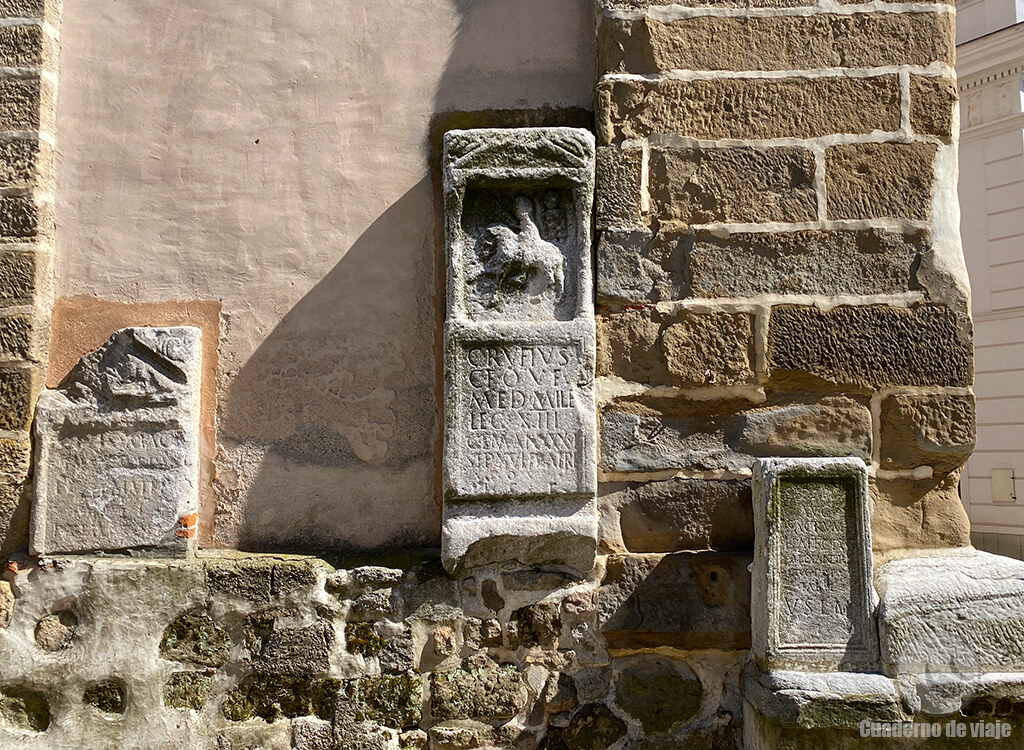 Lápidas y relieves romanos del Museo Povoden Lápidas y relieves romanos del Museo Povoden