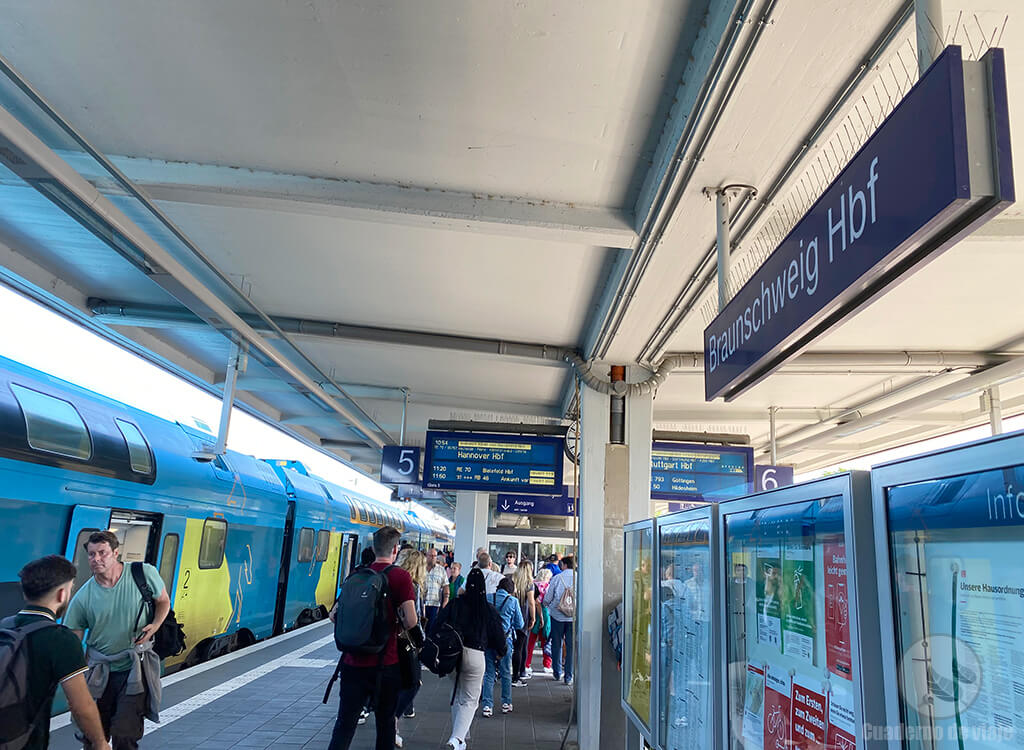 Estación de tren de Braunschweig a unos 25 minutos a pie del centro Estación de tren de Braunschweig a unos 25 minutos a pie del centro