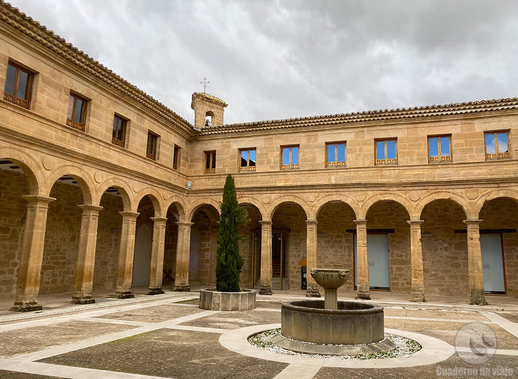 Claustro renacentista del Convento de Jesús y María Claustro renacentista del Convento de Jesús y María