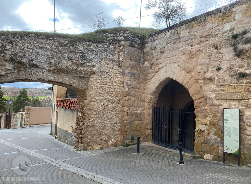 Puerta de la Medina, la única puerta medieval que se conserva Puerta de la Medina, la única puerta medieval que se conserva