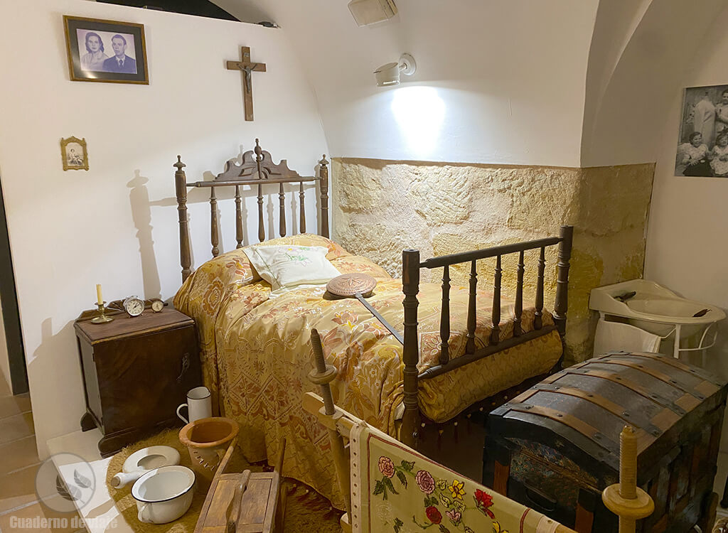 Dormitorio tradicional (Museo Etnográfico) Dormitorio tradicional (Museo Etnográfico)