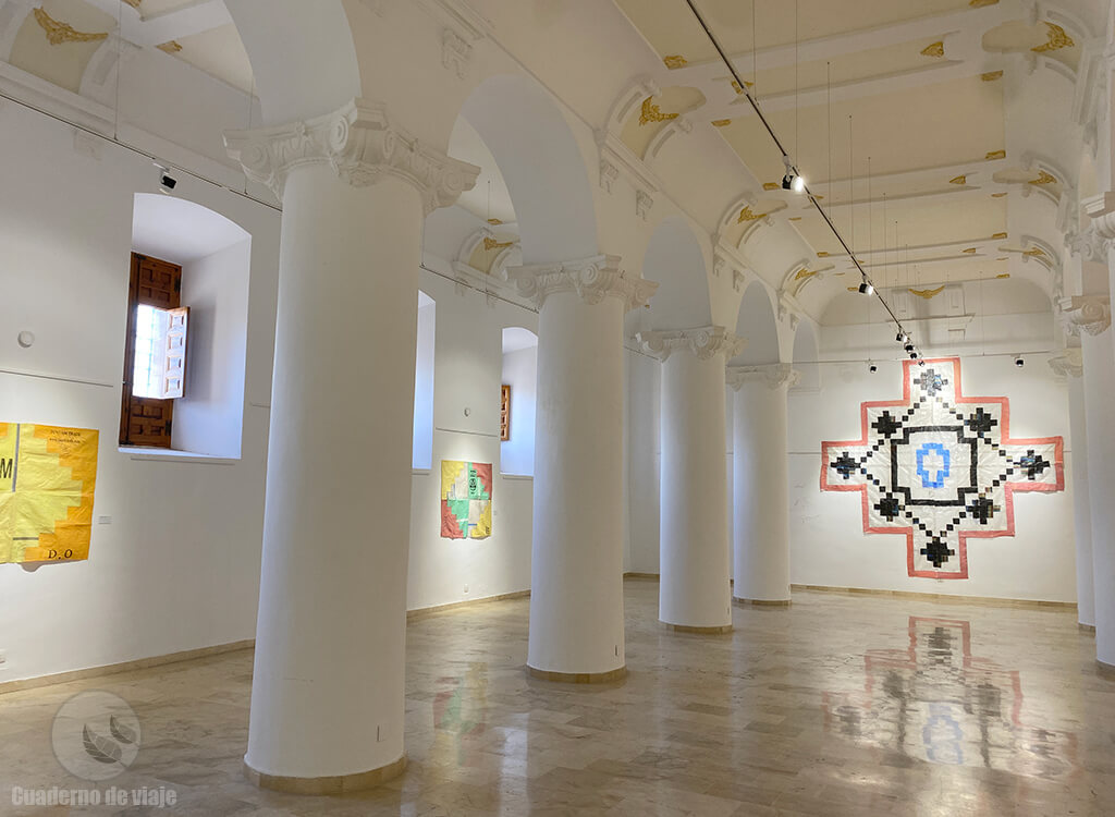 Sala de las columnas del Museo de Arte Contemporáneo Sala de las columnas del Museo de Arte Contemporáneo