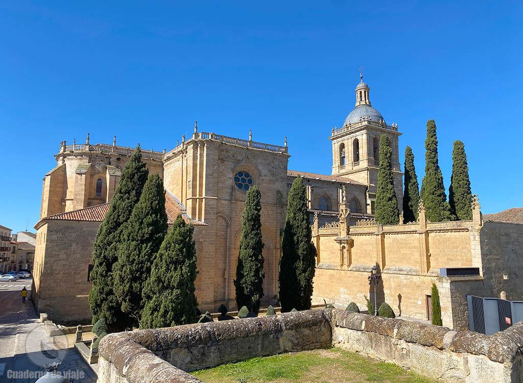 Catedral de Ciudad Rodrigo desde el adarve Catedral de Ciudad Rodrigo desde el adarve