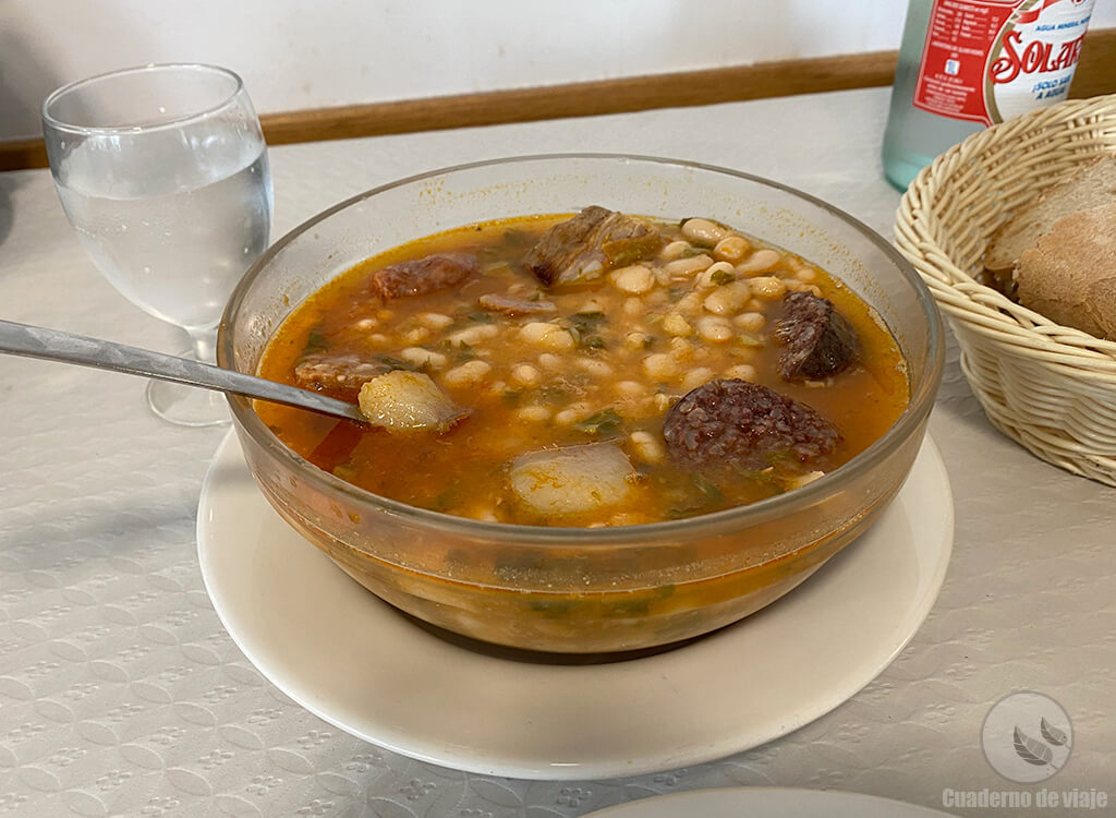 Cocido pasiego en un restaurante de Vega de Pas Cocido pasiego en un restaurante de Vega de Pas