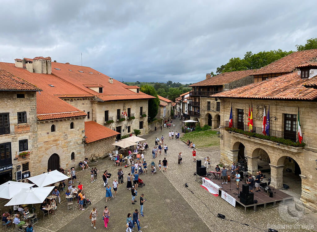 Plaza Mayor de Santillana del Mar Plaza Mayor de Santillana del Mar