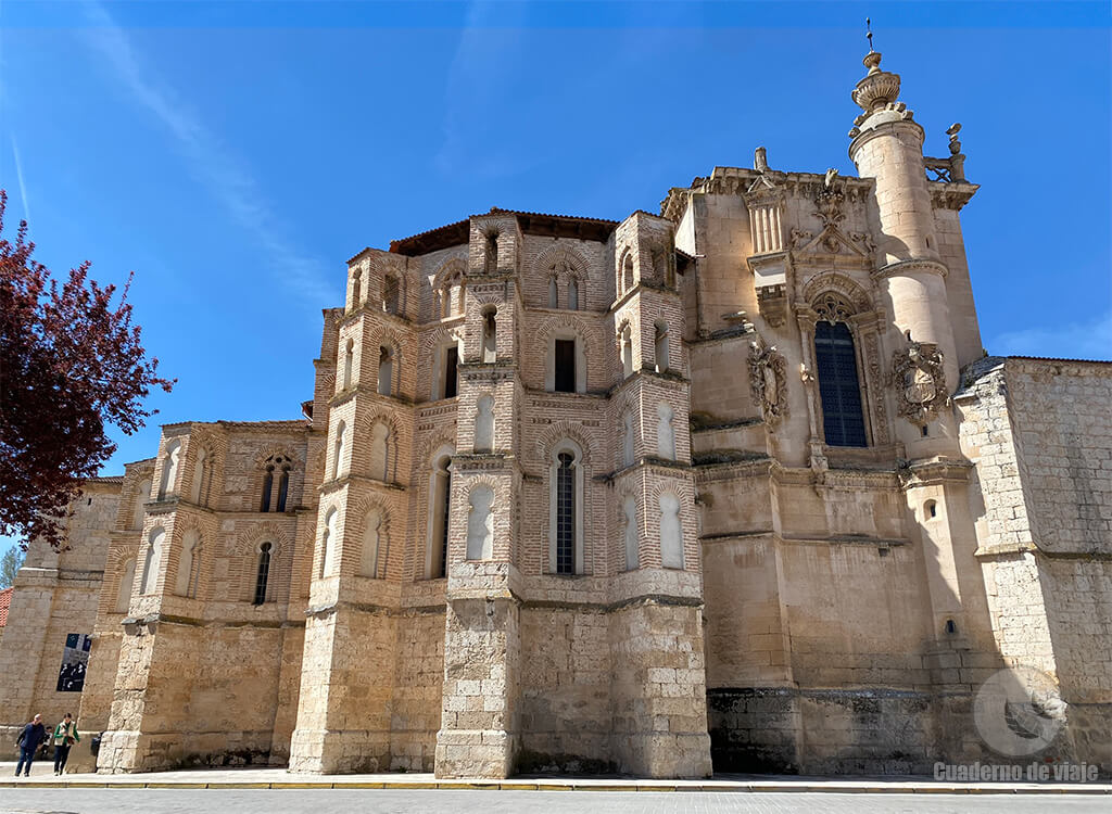 La preciosa cabecera gótico-mudéjar de San Pablo y la Capilla de Don Juan Manuel La preciosa cabecera gótico-mudéjar de San Pablo y la Capilla de Don Juan Manuel