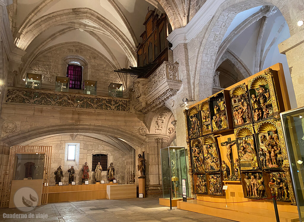 Iglesia de Santa María y Museo de Arte Sacro Iglesia de Santa María y Museo de Arte Sacro