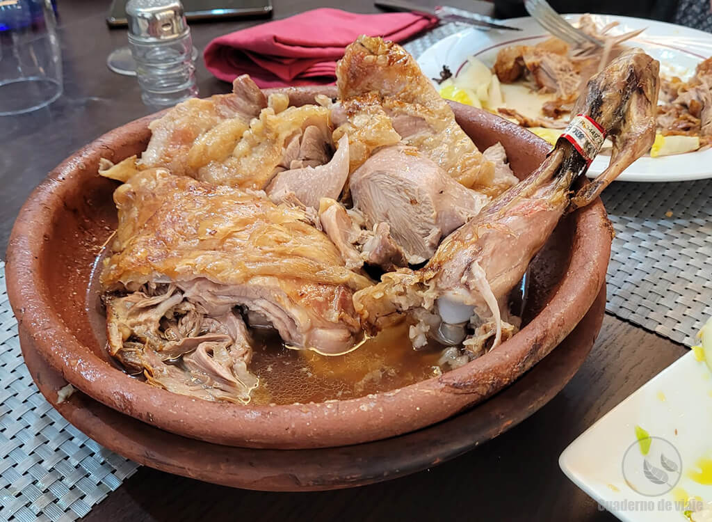 Lechazo asado, el plato más típico y codiciado de Peñafiel Lechazo asado, el plato más típico y codiciado de Peñafiel
