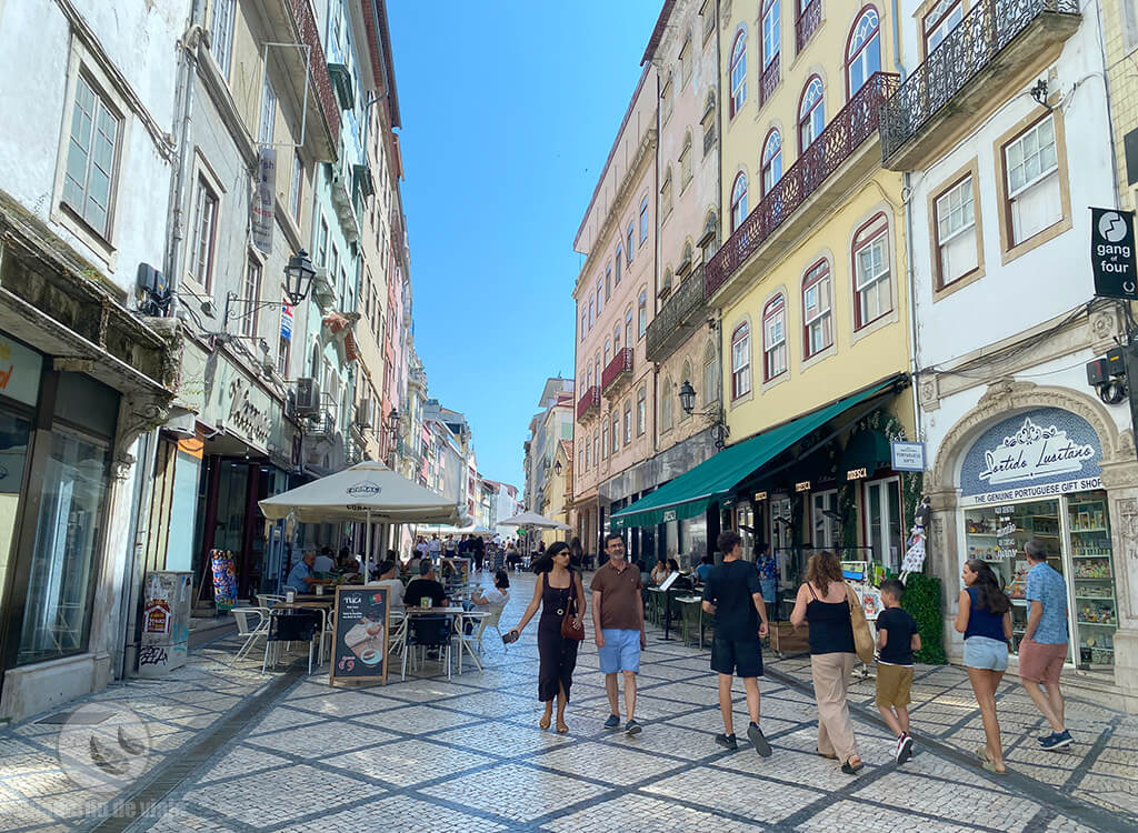 La Rua Visconde Da Luz y Ferreira Borges, las principal calles comerciales de Coimbra La Rua Visconde Da Luz y Ferreira Borges, las principal calles comerciales de Coimbra