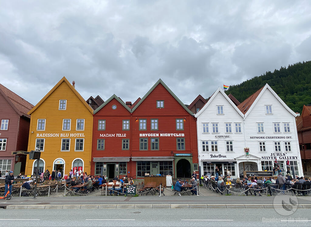 Casas del Bryggen, el antiguo barrio de mercaderes de Bergen Casas del Bryggen, el antiguo barrio de mercaderes de Bergen