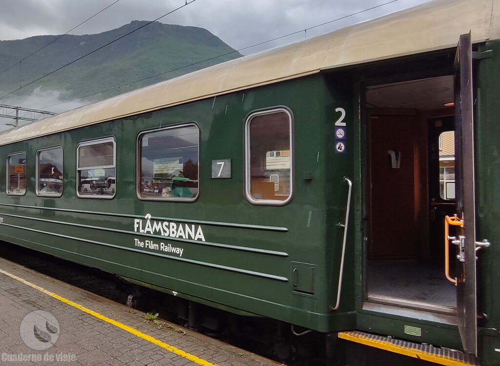 El Tren Flåm recorre una de las rutas más bellas de Noruega El Tren Flåm recorre una de las rutas más bellas de Noruega